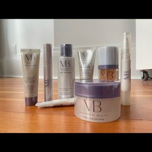 NWT Cindy Crawford Meaningful Beauty starter kit.